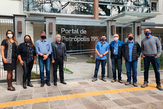 Equipe da FHE POUPEX em visita a empreendimentos no RS