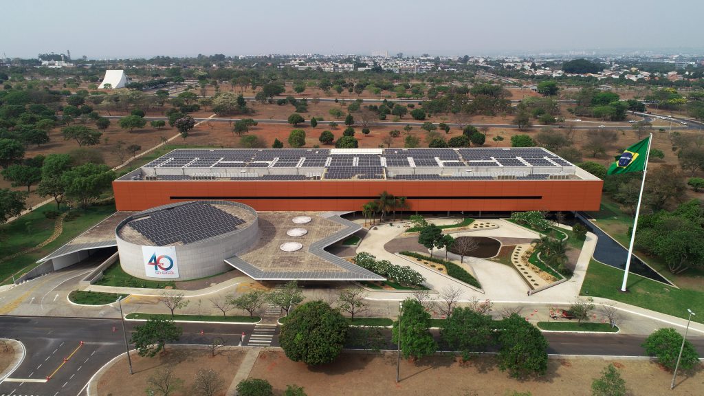 Usina fotovoltaica na Sede da FHE POUPEX é exemplo da atuação socioambiental da Instituição