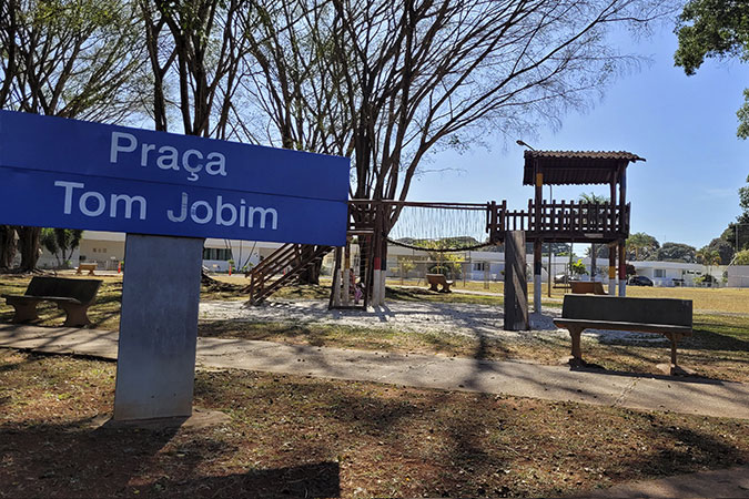 Praça Tom Jobim é um dos 12 pontos turísticos próximos à Sede da POUPEX.