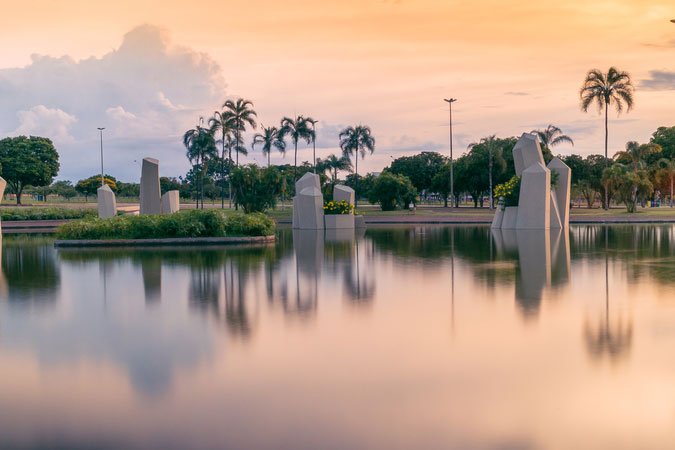 Praça dos Cristais é um dos 12 pontos turísticos próximos à Sede da POUPEX.