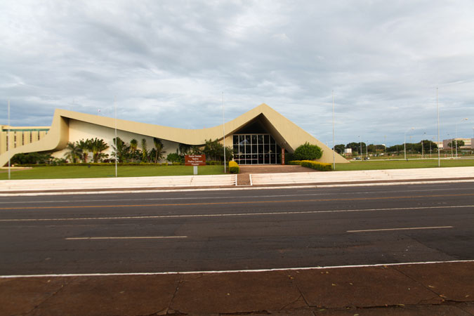 Teatro Pedro Calmon é um dos 12 pontos turísticos próximos à Sede da POUPEX.