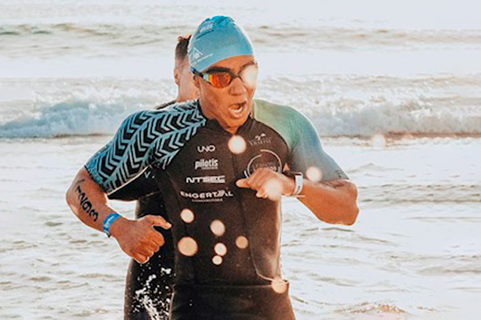 Felipe Jorge em prova de natação na capital catarinense, no primeiro Ironman da vida dele.