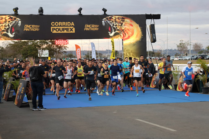 Corrida POUPEX 2023 reúne 5 mil em Brasília